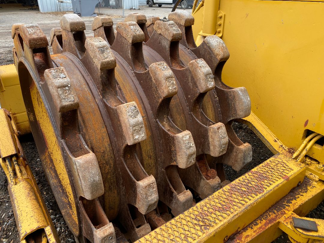 1981 CATERPILLAR 815B - Image 8